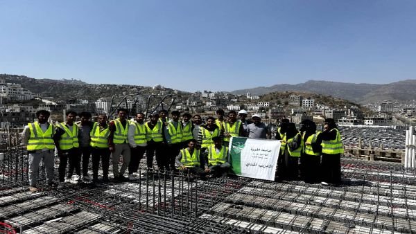 زيارة ميدانية لموقع أعمال إنشائية لطلبة قسم الهندسة المعمارية. 