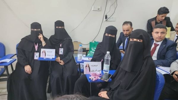 مناقشة أبحاث تخرج لنيل درجة البكالوريوس في قسم الصيدلة-كلية العلوم الطبية المجموعة الأولى والثانية.