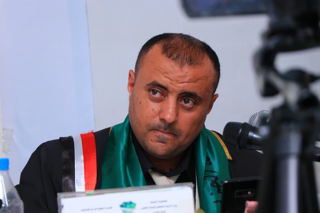 الماجستير بامتياز مع مرتبة الشرف للباحث محمد عبد الكريم ياسين الغزالي من جامعة الجزيرة في إدارة الأعمال.