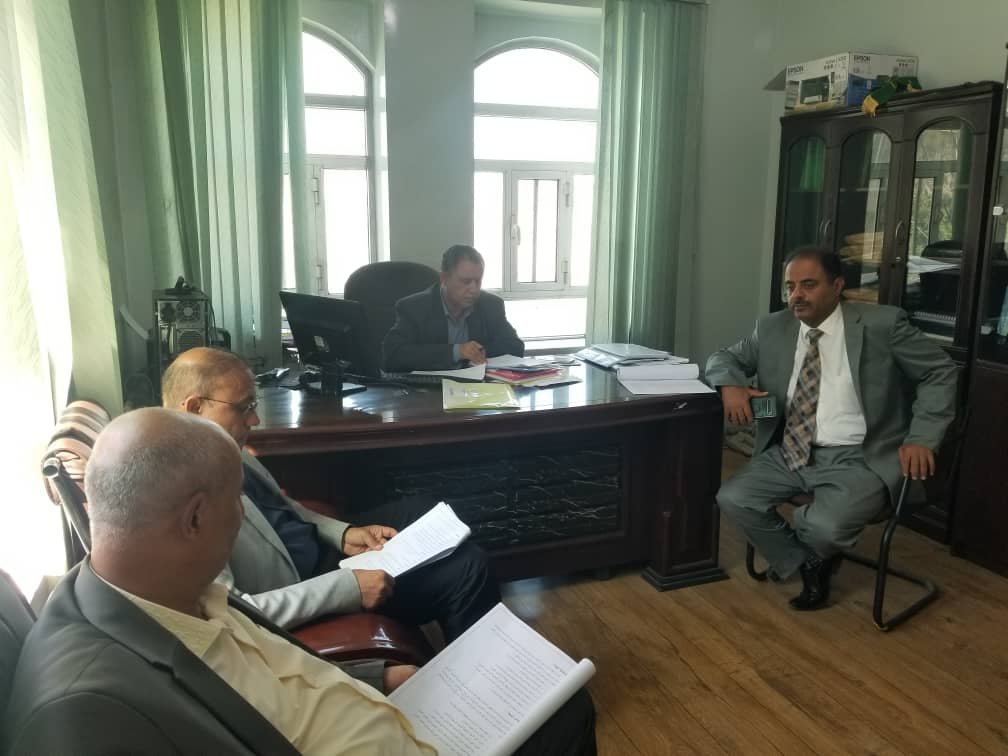 سمنار علمي لمناقشة خطة رسالة ماجستير في القانون العام.